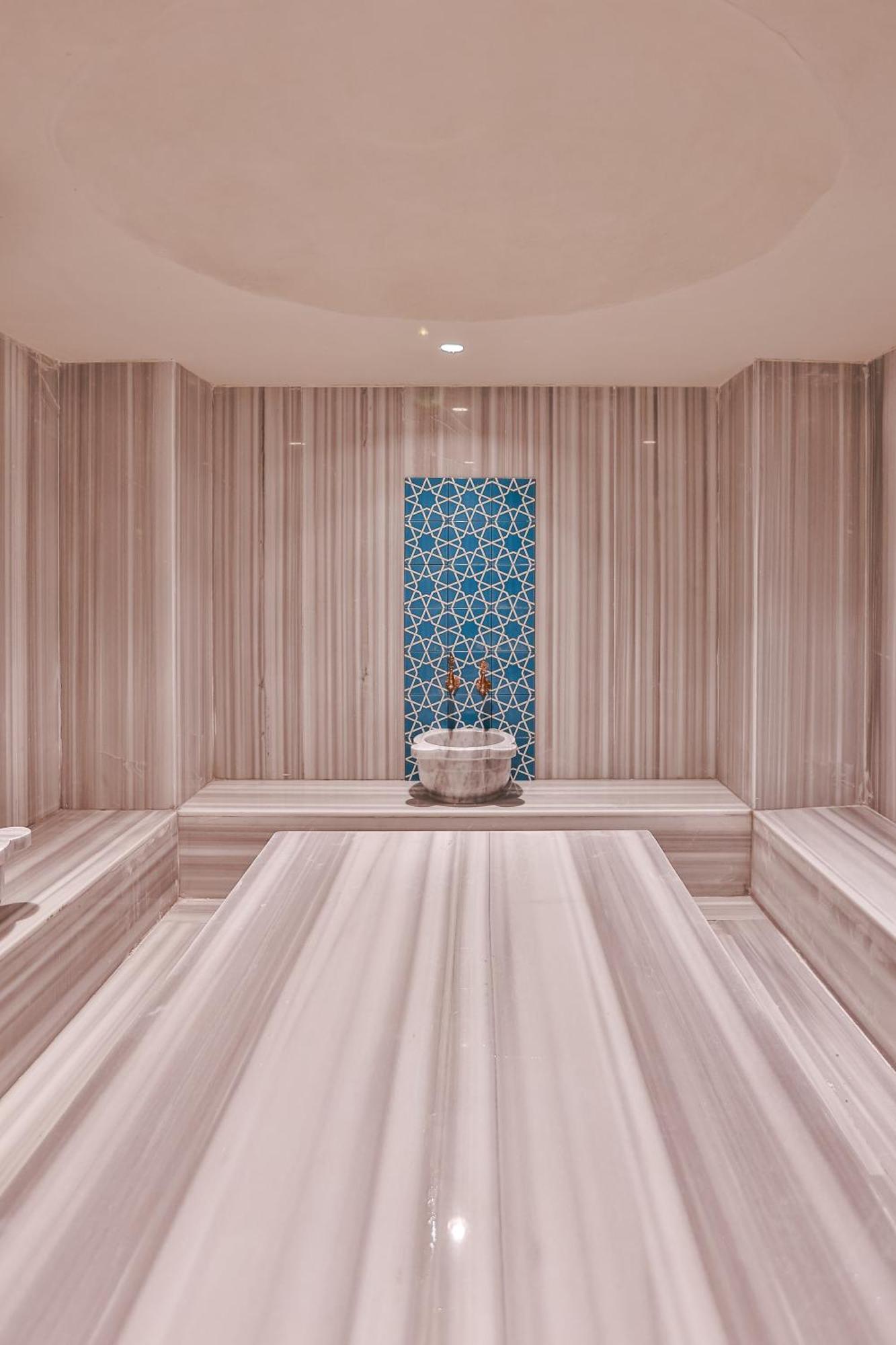 The One Living Otel